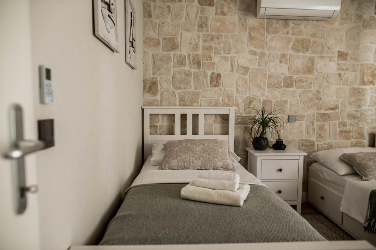 La Familia, Zadar, Vinjerac Villa ภายนอก รูปภาพ